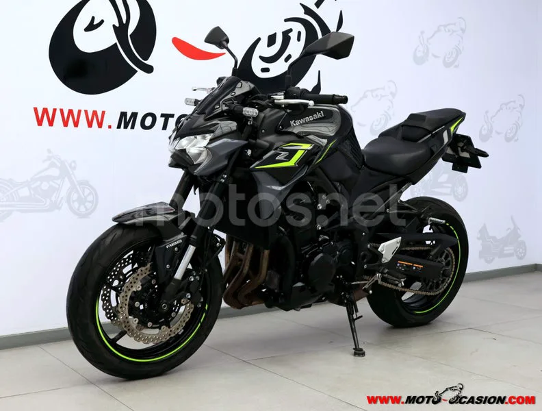 Kawasaki Z900 - Vista 8