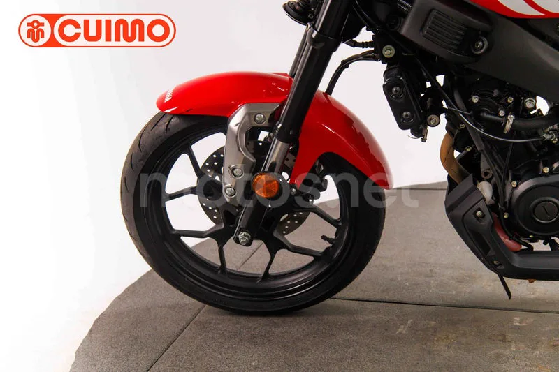 Yamaha XSR125 - Vista 20