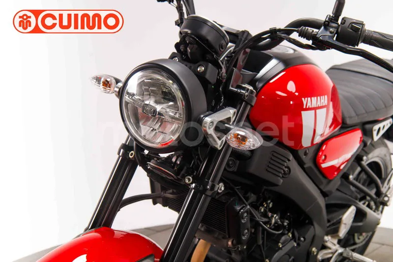 Yamaha XSR125 - Vista 21