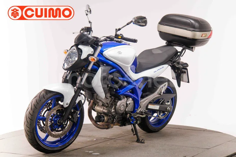 Suzuki Gladius 650 - Vista 9