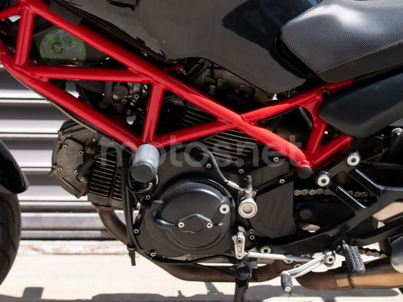 Ducati Monster 695 - Vista 13