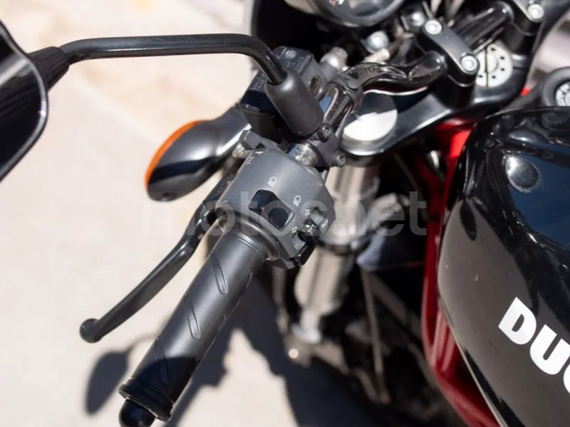 Ducati Monster 695 - Vista 17