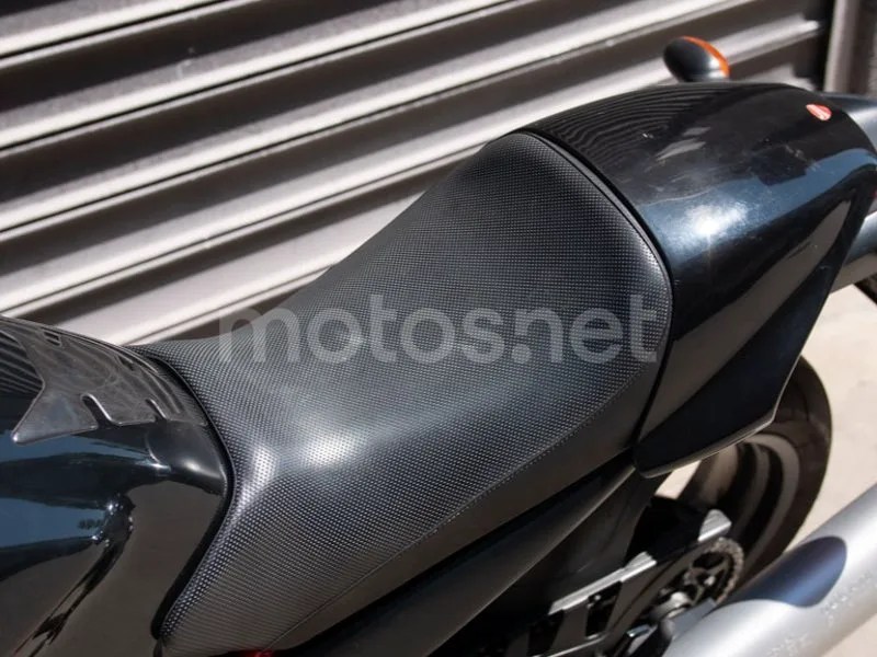 Ducati Monster 695 - Vista 18