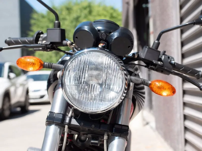 Ducati Monster 695 - Vista 8