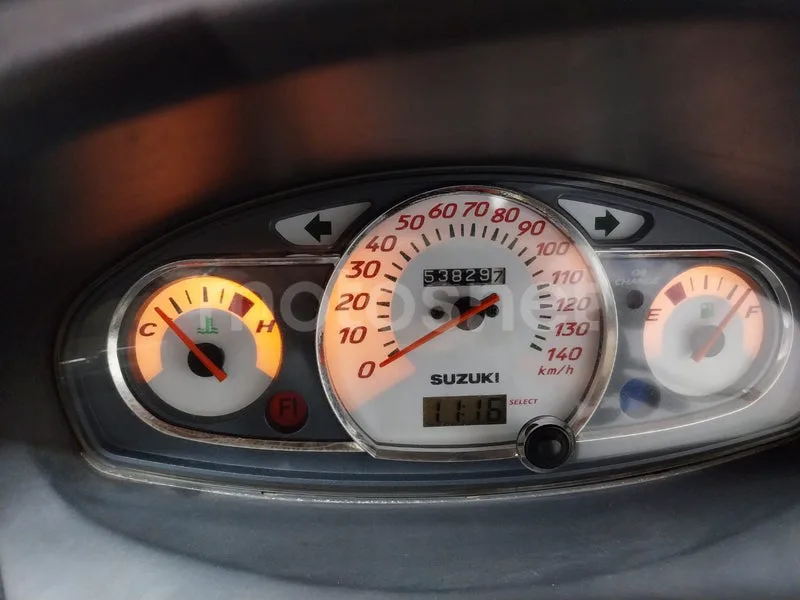 Suzuki Burgman 125 - Vista 3