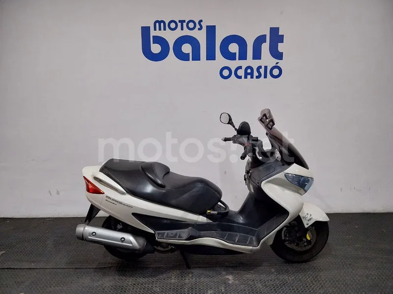 Suzuki Burgman 125 - Vista 4