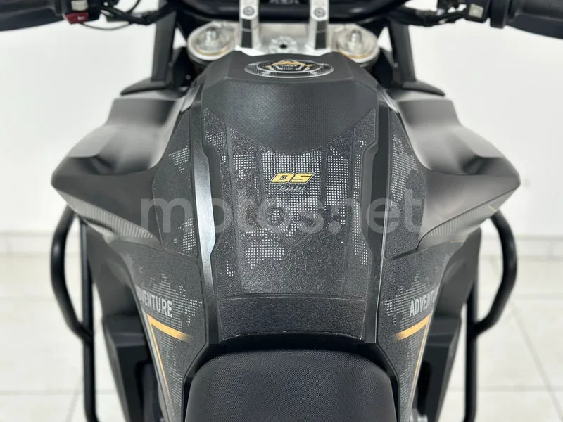 Voge 900DSX - Vista 9
