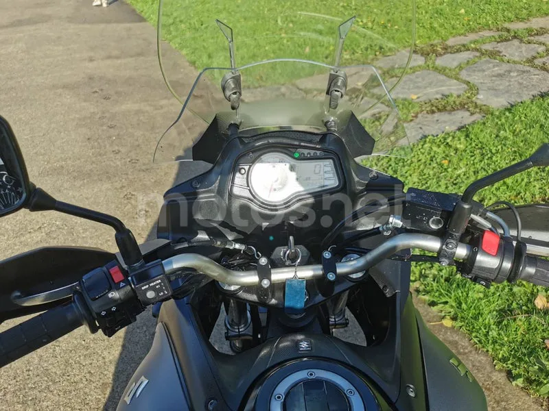 Suzuki V-Strom 650XT - Vista 10