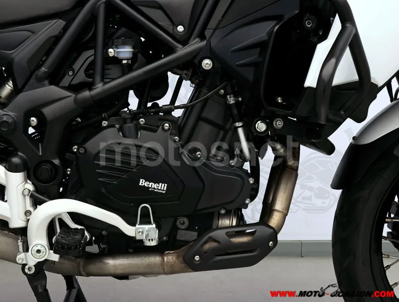 Benelli TRK 502 - Vista 5