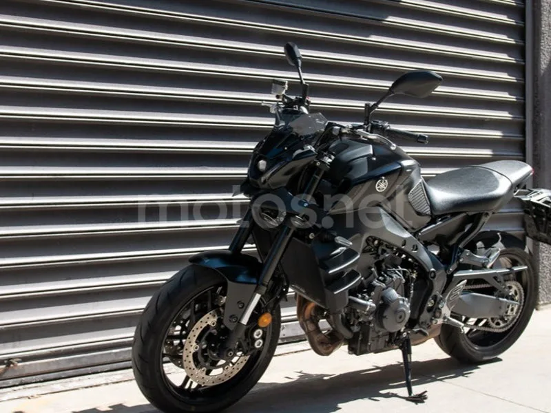 Yamaha MT-09 - Vista 14