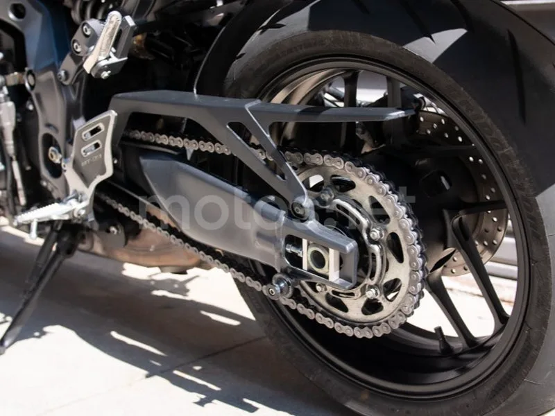 Yamaha MT-09 - Vista 18