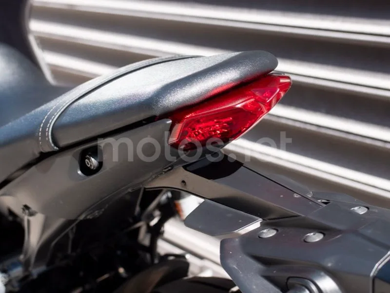Yamaha MT-09 - Vista 19