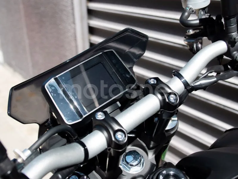 Yamaha MT-09 - Vista 20