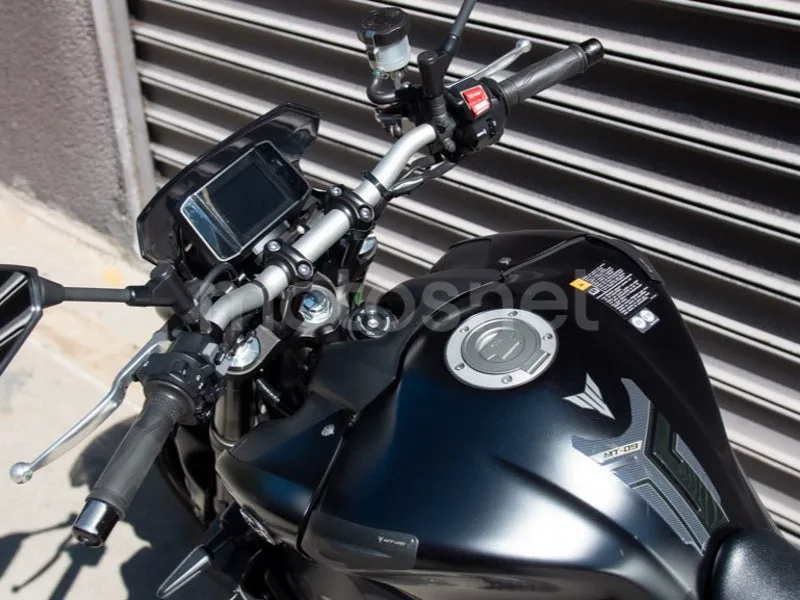 Yamaha MT-09 - Vista 23