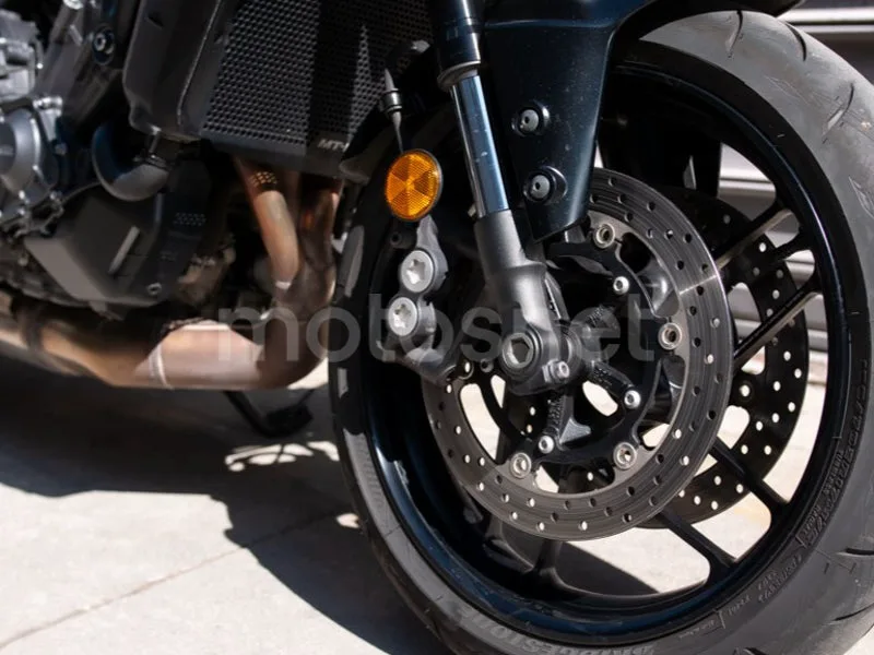 Yamaha MT-09 - Vista 4