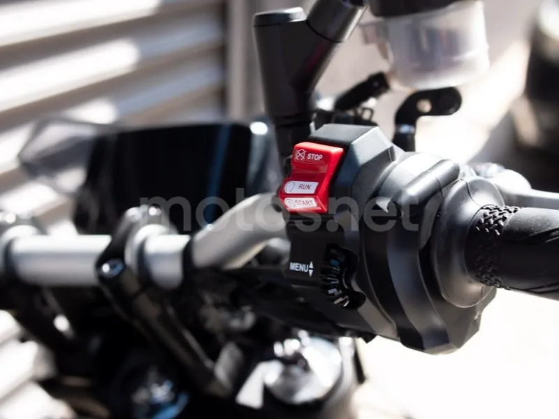 Yamaha MT-09 - Vista 9