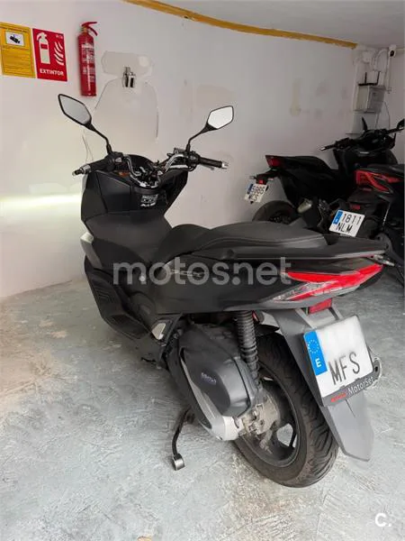 Honda PCX125 - Vista 3