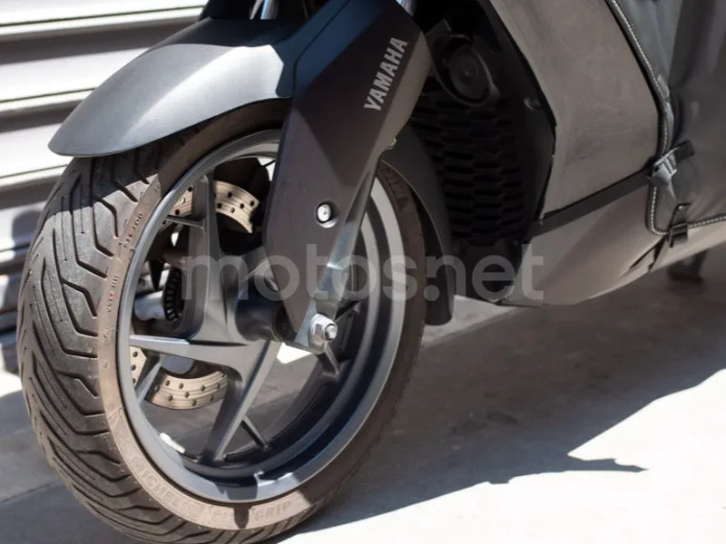 Yamaha XMAX 125 - Vista 13