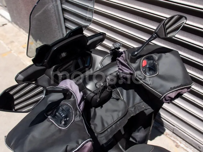 Yamaha XMAX 125 - Vista 19