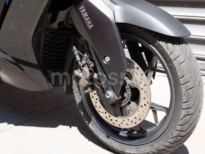 Yamaha XMAX 125 - Vista 4