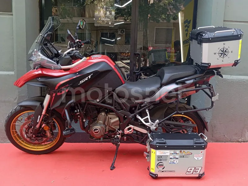 QJ Motor SRT 700 X - Vista 4