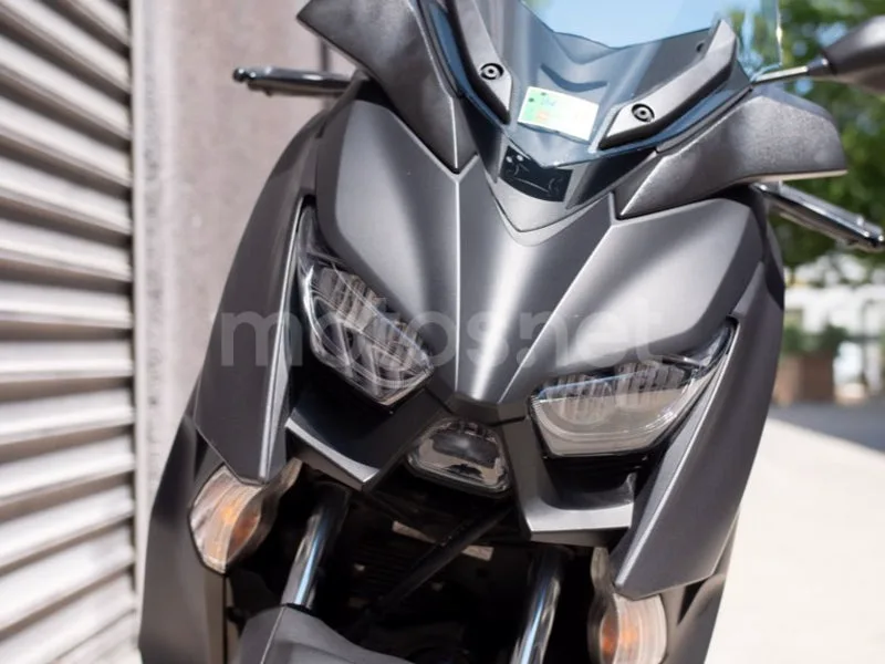 Yamaha XMAX 400 - Vista 16