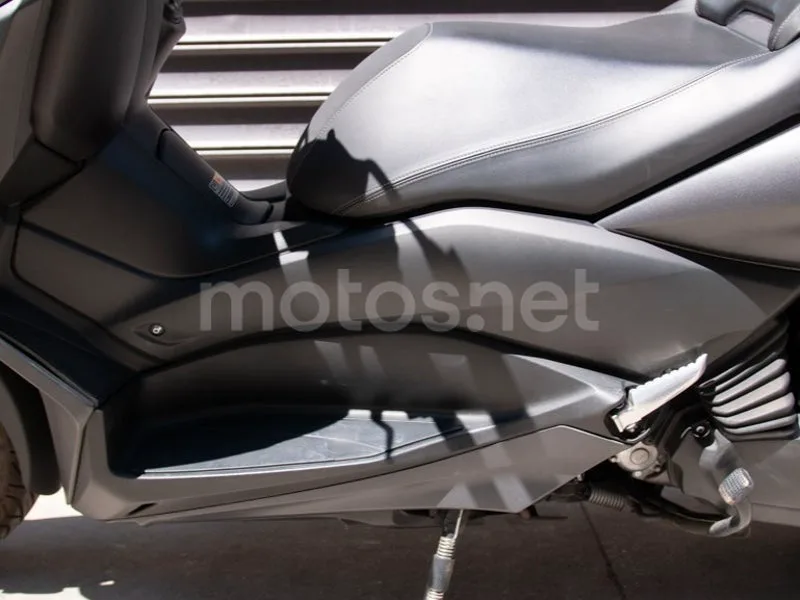 Yamaha XMAX 400 - Vista 17