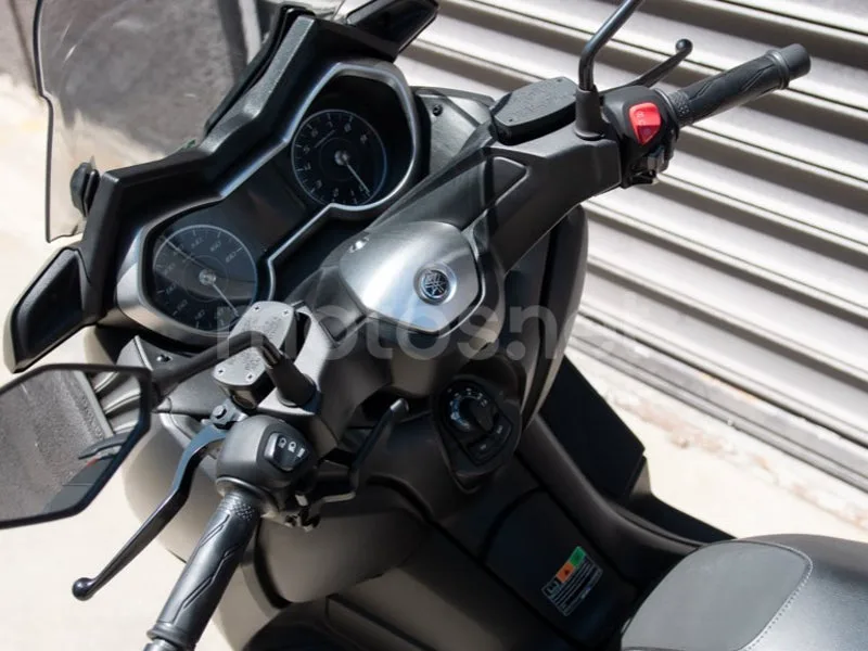Yamaha XMAX 400 - Vista 19