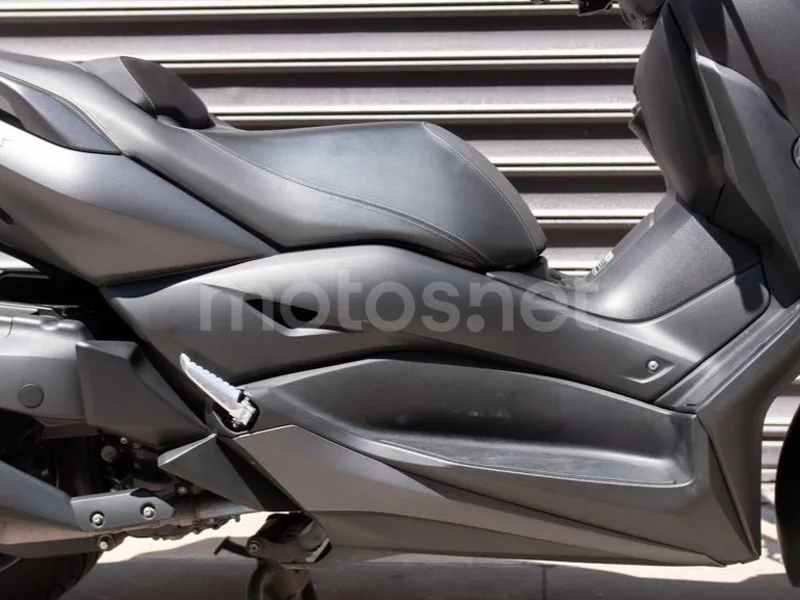 Yamaha XMAX 400 - Vista 5