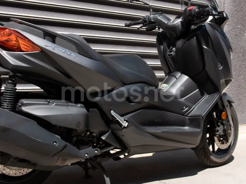Yamaha XMAX 400 - Vista 6