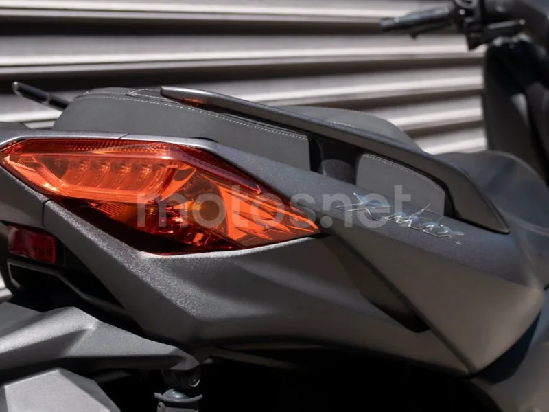 Yamaha XMAX 400 - Vista 7