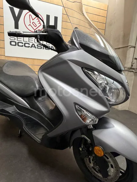 Suzuki Burgman 200 - Vista 5