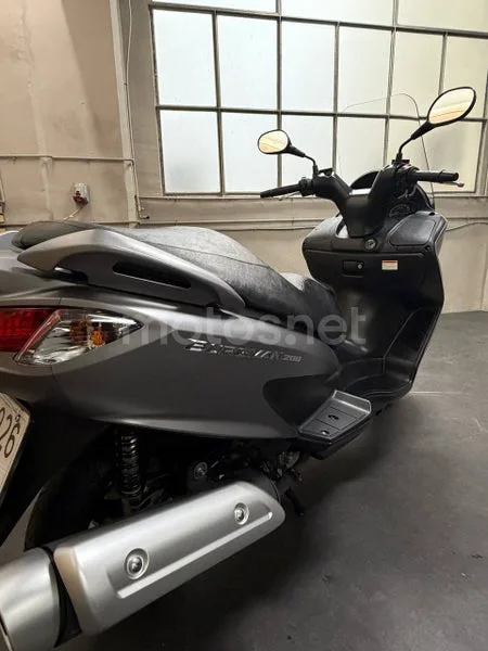 Suzuki Burgman 200 - Vista 7
