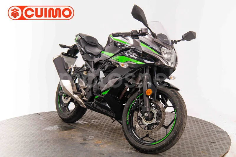 Yamaha XSR900 - Vista 11