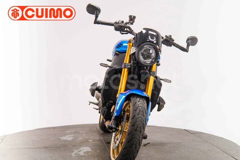 Yamaha XSR900 - Vista 10