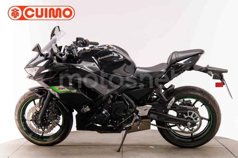 Kawasaki Ninja 650 - Vista 8