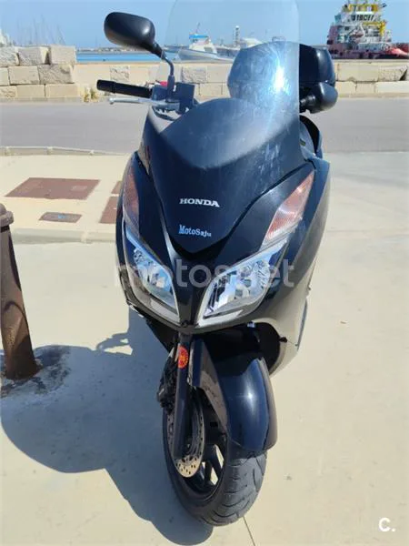 Honda Forza 300 - Vista 4