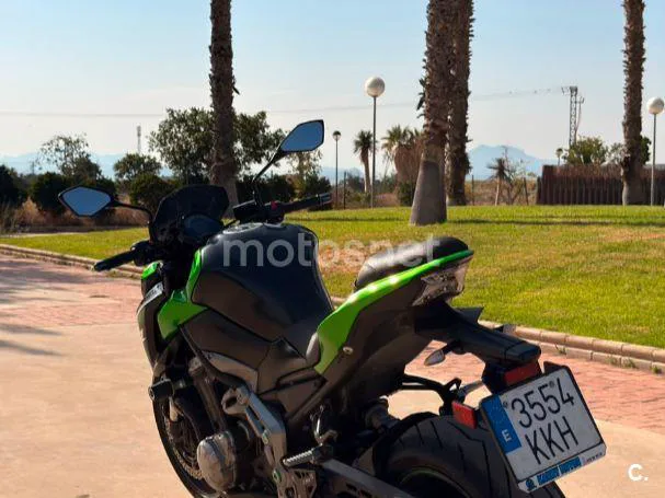 Kawasaki Z900 - Vista 4
