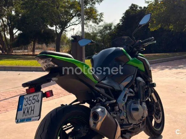 Kawasaki Z900 - Vista 5