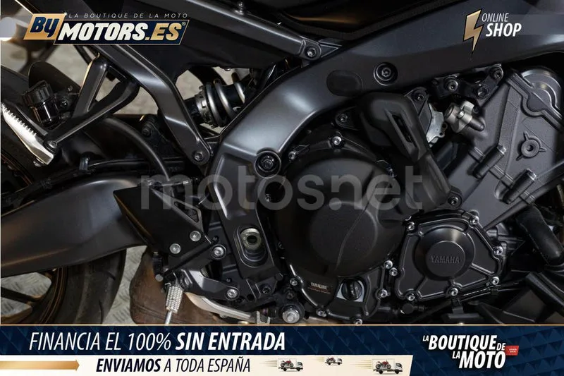 Yamaha MT-09 - Vista 12