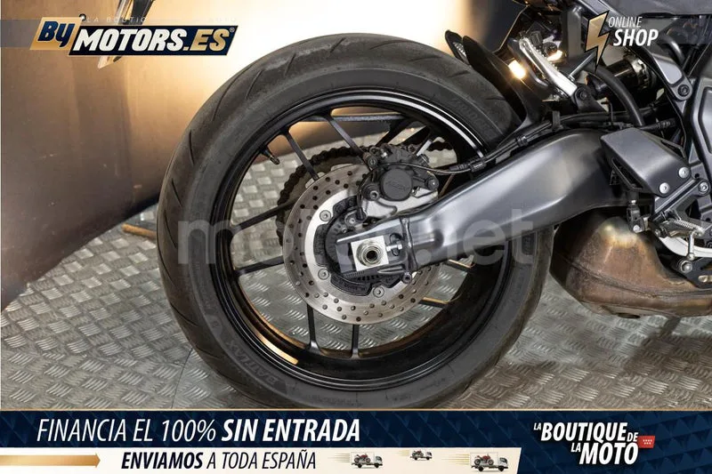 Yamaha MT-09 - Vista 17