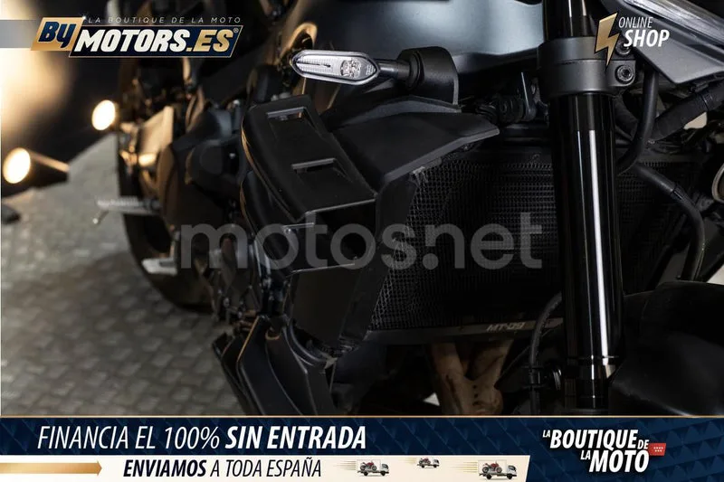 Yamaha MT-09 - Vista 10