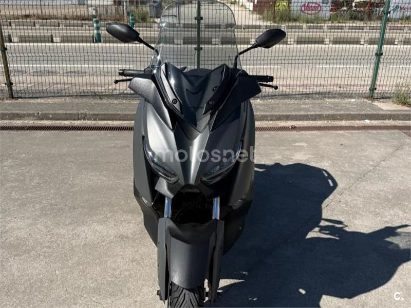 Yamaha XMAX 300 - Vista 3