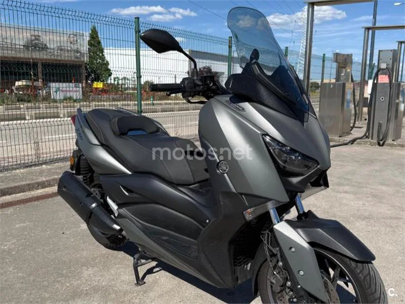 Yamaha XMAX 300 - Vista 5