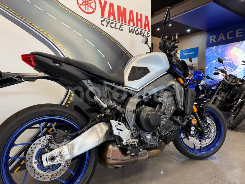 Yamaha MT-09 - Vista 3