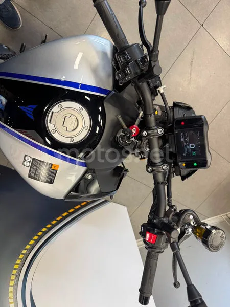 Yamaha MT-09 - Vista 8