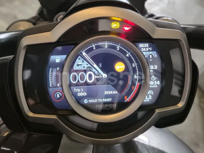 Triumph Rocket 3 - Vista 10