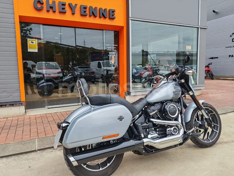 Harley-Davidson Sport Glide - Vista 4