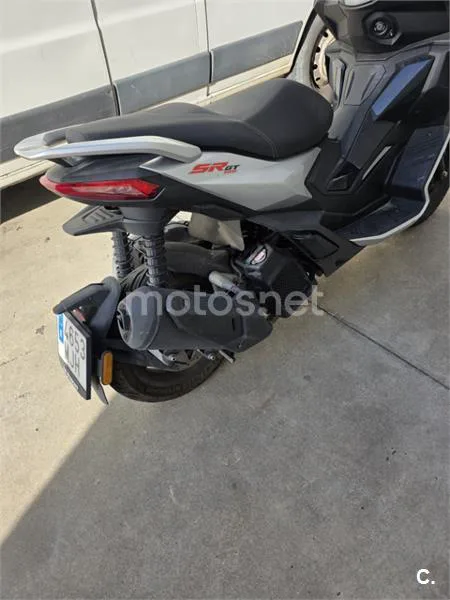 Aprilia SR GT 125 - Vista 5