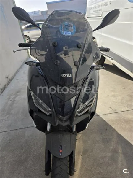 Aprilia SR GT 125 - Vista 10